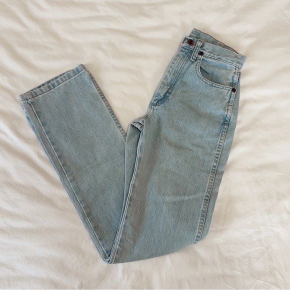 Wrangler’s Vintage High Rise Straight‎ Jeans - Picture 3 of 9